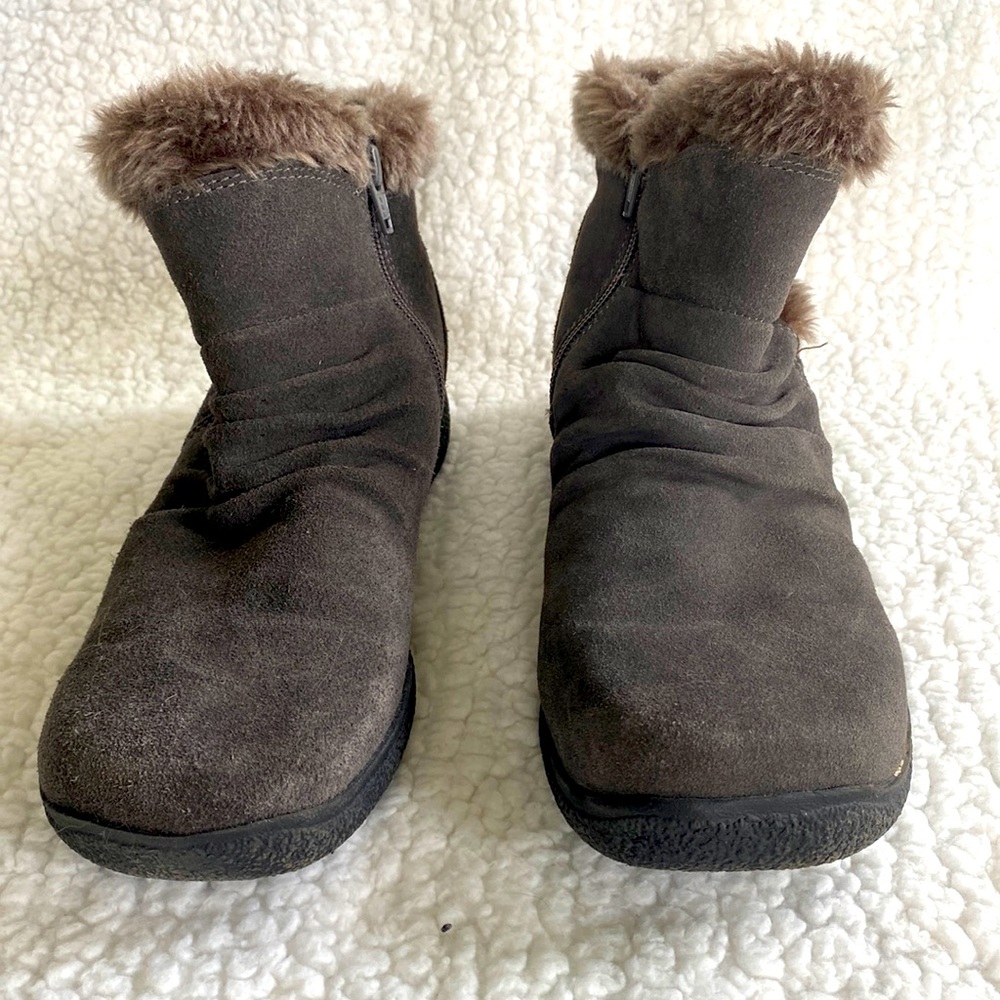 Booties. Trendsetter. Size 8. - Picture 2 of 5